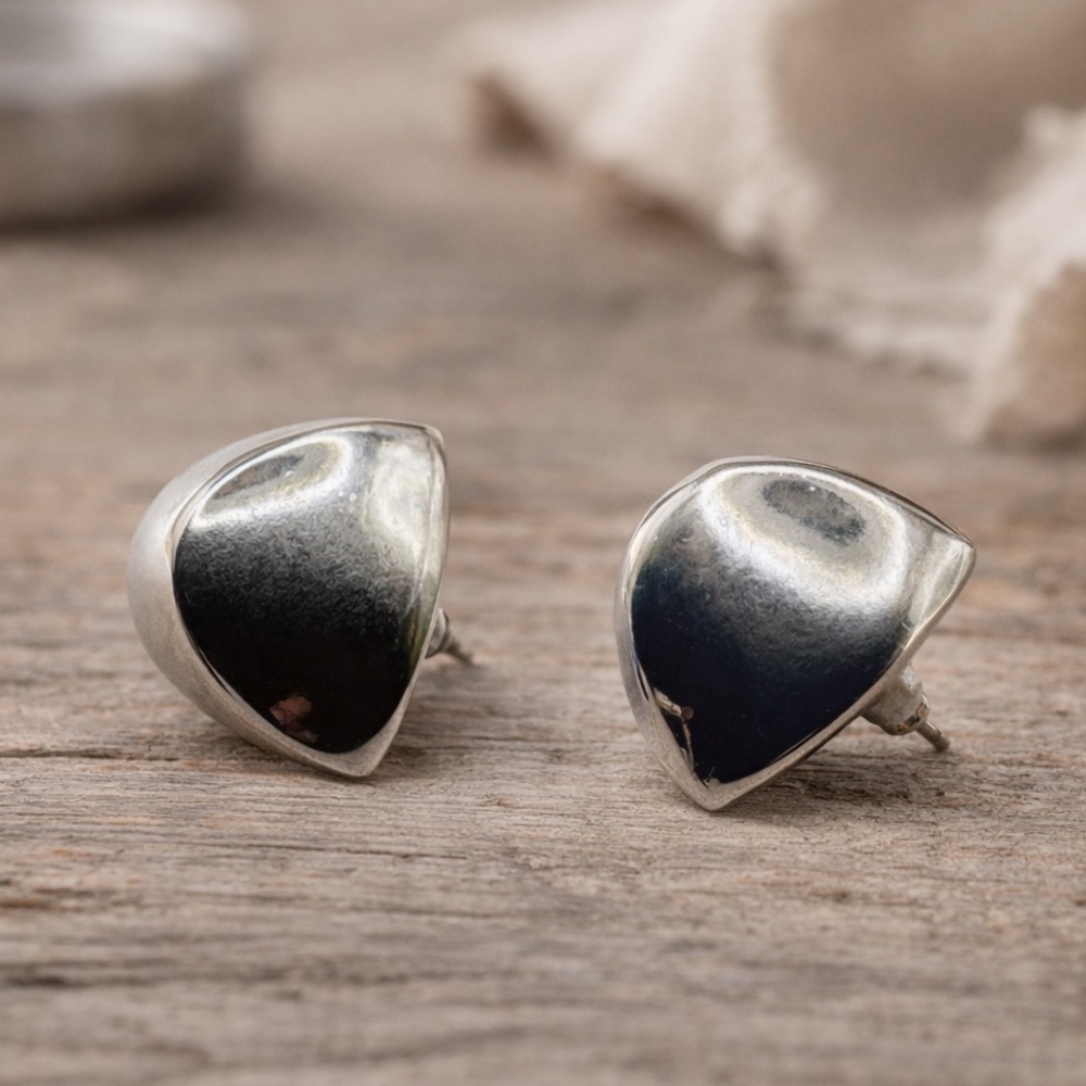 Liz Claiborne Sculptural Silver Tone Triangle Stud Earrings | Vintage Modern 3/4